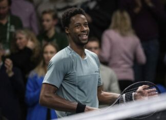 After an almost two-year break, Gael Monfils wins the title again!