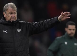 Åge Hareide has packed his bags and takes the first fishing boat away from Iceland