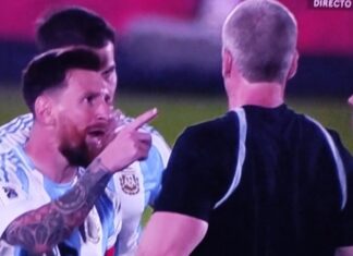 Messi confronted the referee after the match. Scandalous behavior of the footballer