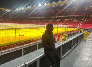 After a medical test and a “hello” to the United players, Diego Leon had his first encounter with the witch’s cauldron Old Trafford