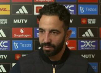 Manchester United jump in and negotiate €40 million signing