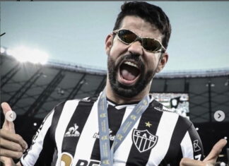 Arsenal supporters shout at Diego Costa as an emergency solution