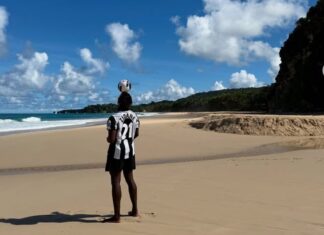 Paul Pogba, who can now play football again, spends the day greeting Oliver Giroud and Hugo Lloris