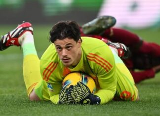 Manchester United throw themselves into the race for ELITE Andre Onana replacement with unique Old Trafford history