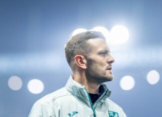 Arsenal legend Jack Wilshere is thrown in as head coach at short notice!