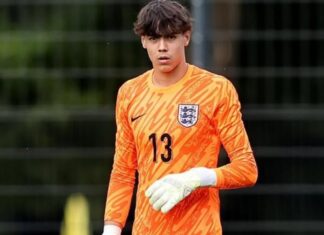 Arsenal make a bid for Chelsea goalkeeper talent