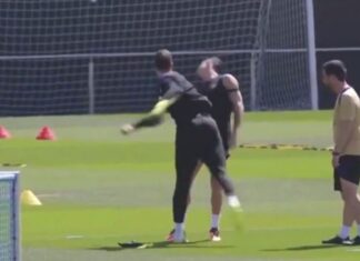 Acting worthy of an Oscar from Barcelona stars Wojciech Szczęsny and Robert Lewandowski