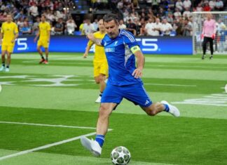 Luis Figo wants Real Madrid to snatch 22-year-old from Barcelona