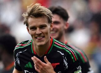 Finally! Martin Ødegaard can welcome the Arsenal player who takes over the iconic Thierry Henry shirt