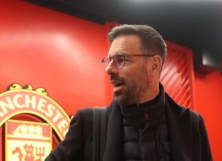 While Vardy wants to go to Manchester United, Leicester bring in former Premier League coach to clean up after Van Nistelrooy