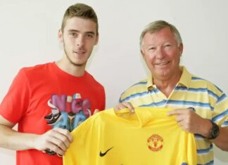 Sir Alex Ferguson talks to David de Gea now that Donnarumma is leaving