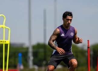 Big day for United supporters – Lisandro Martinez has laced up his boots again