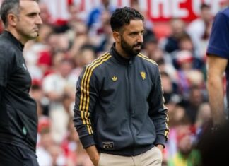 Introduces important change at Manchester United before Arsenal are sent out of Old Trafford with a loss