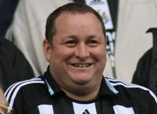 One of Balløya’s most unpopular club owners slams in with a bid for a club in crisis