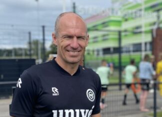 Arjen Robben turns professional in new sport four years after he got off with football pension