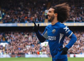 Makes a bid of €40 million for Chelsea star