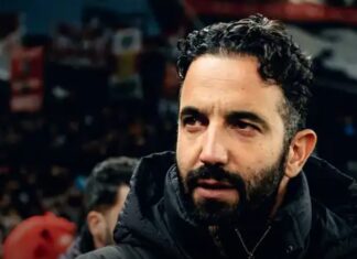 Manchester United manager “passes the ball” to disgruntled Mainoo