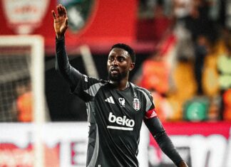 The Leicester legend wants to return to the Premier League and preferably Manchester United