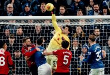 The second best Manchester United goalkeeper of all time loves Senne Lammens!