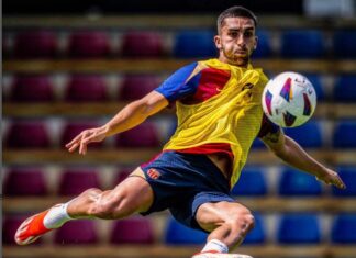 Manchester United get Barcelona signing served on a silver platter – 15-goal striker put up for sale