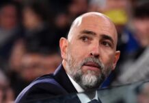 Tottenham are offering a “survival bonus” in an attempt to secure their first choice as manager this