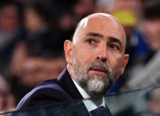 Tottenham are offering a “survival bonus” in an attempt to secure their first choice as manager this