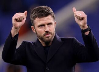 Manchester United offered the signing they can’t refuse!