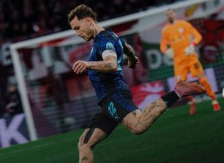 Liverpool and Manchester United in duel for brilliant Robertson replacement