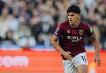 Manchester United add two midfielders to their wish list