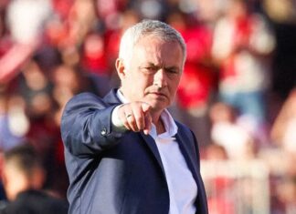 Calling in Mourinho for the biggest coaching job!