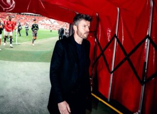 Reports PSG hijack Manchester United’s midfield squad