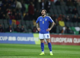 Manchester United are throwing themselves into a bidding battle for the most expensive Italian player of all time