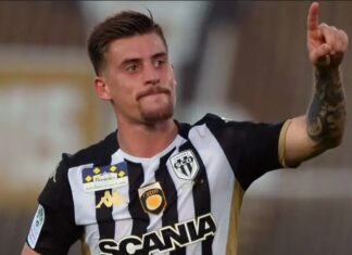 Valencia hasten exit for one of their worst signings