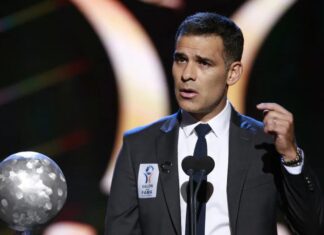 Mexico had a football legend ready as soon as the loss against England was a reality