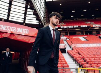 Manchester United say a touching goodbye to a player who grew up in a club