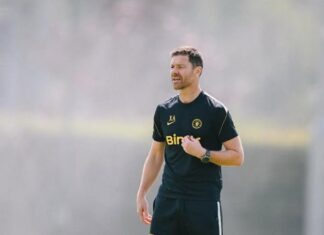 Chelsea are set to sign two of the most experienced Premier League players in the football circus