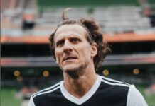 Gives Manchester United’s cult hero Diego Forlan the “dream job”