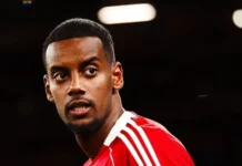 Liverpool supporters react strongly to Alexander Isak absence