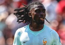 Manchester United move closer to third midfield signing