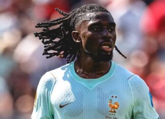 Manchester United move closer to third midfield signing