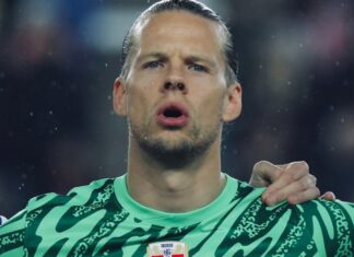 Ørjan Nyland gets another phone call from the Premier League