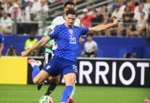 Manchester United are chasing striker giant with 15 goals in one season