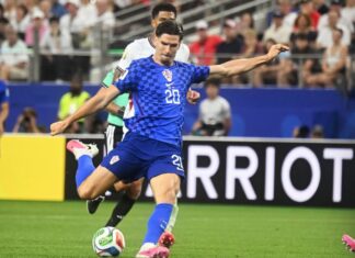 Manchester United are chasing striker giant with 15 goals in one season