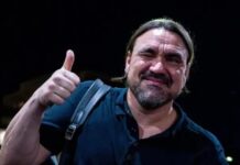 Leeds manager Daniel Farke with an exciting update, but Mudryk’s hopes are hanging by a thread