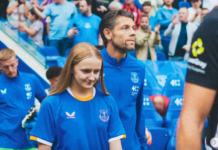 Everton present James Tarkowski as new captain: “One of the greatest moments of his career!”