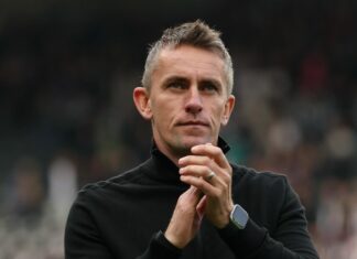 Unemployed manager spotted at Old Trafford
